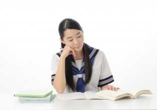 女子中学生